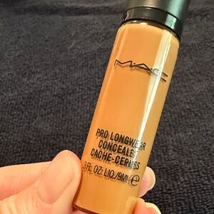 MAC Cosmetics Pro Longwear Concealer - Warm Beige